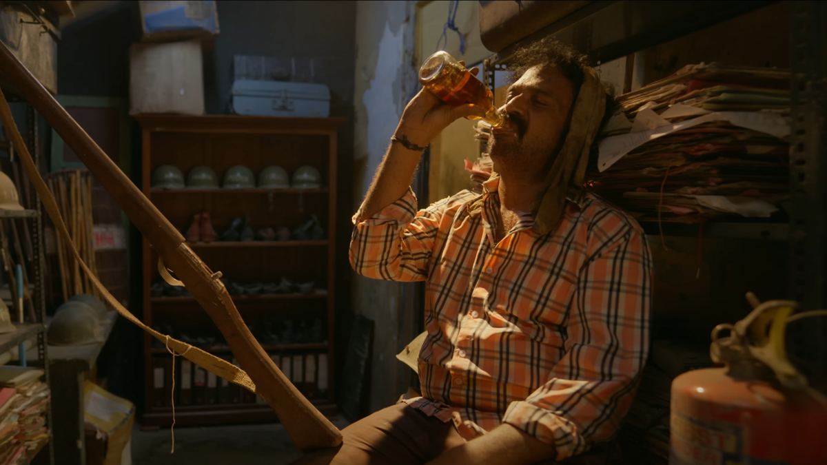 Bottle Radha Movie Review
