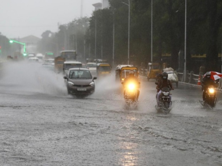 heavy rain in 18 districts in tamilnadu on tomorrow