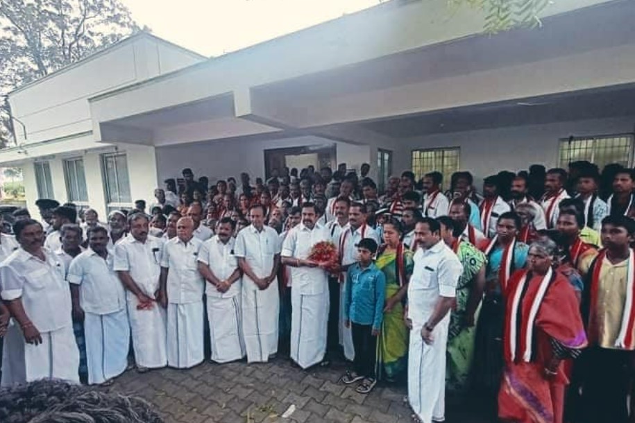 dmk members joined admk edappadi palanisami