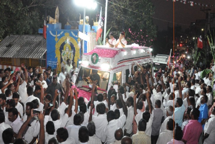 mk stalin tensioned over seeman crowd pulling campaign