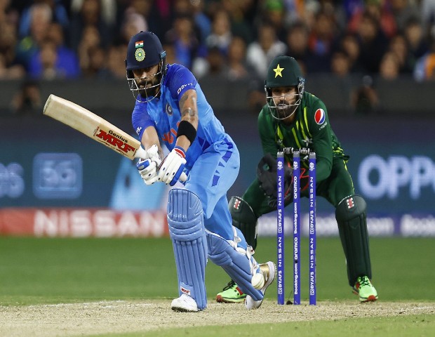 india struggles against pakistan in t20 worldcup
