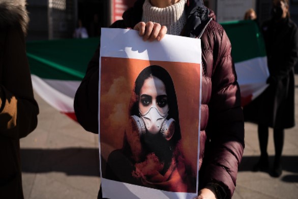 iran govt start to arrest who gave poison to 5000 school girls