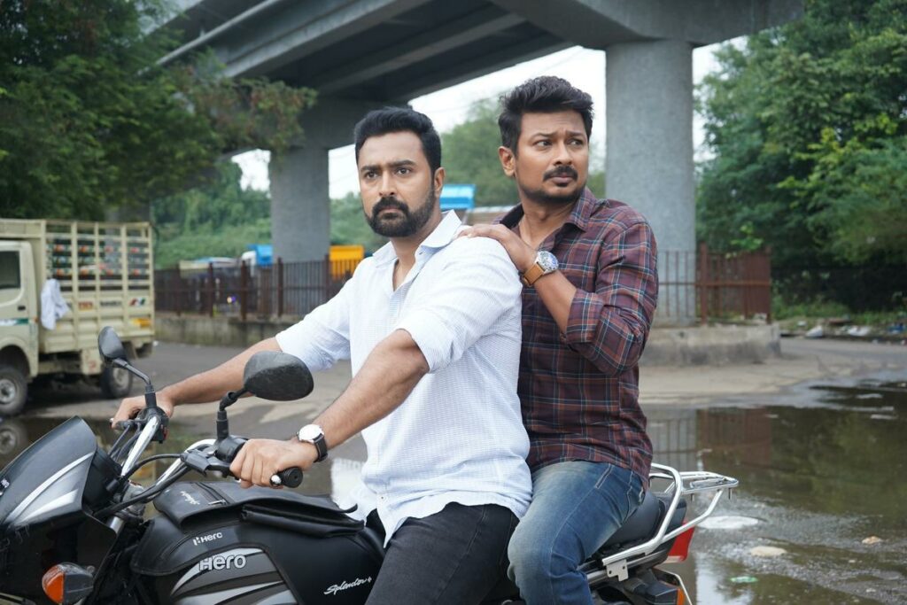 kannai nambathey movie review