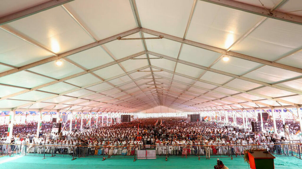 Rahul Gandhi announce Rs 3000 for graduates