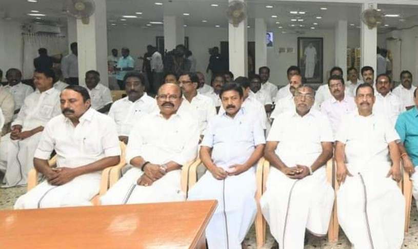 AIADMK district secretaries would change by edapadi palanisamy