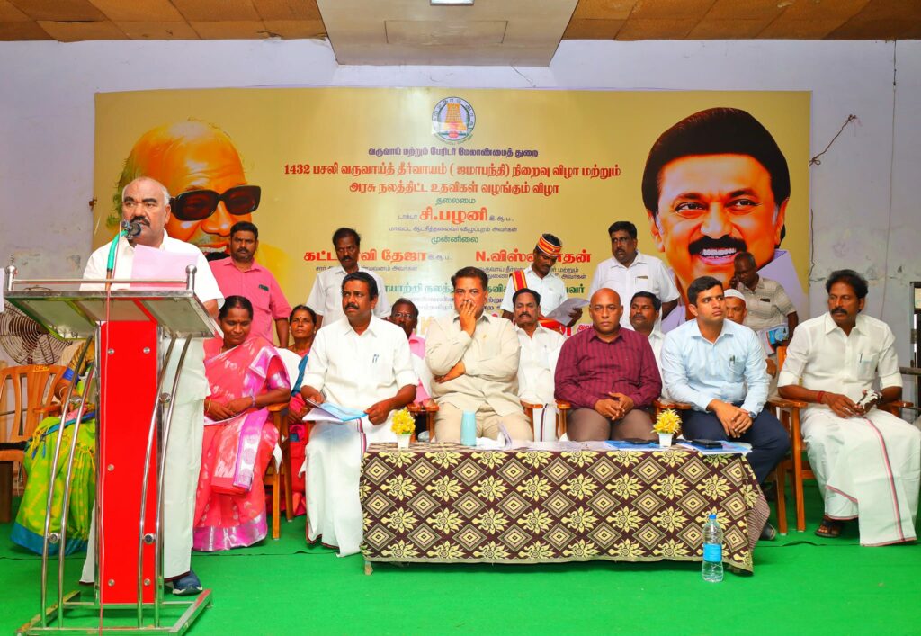 narikuravars in officers seat minister masthan