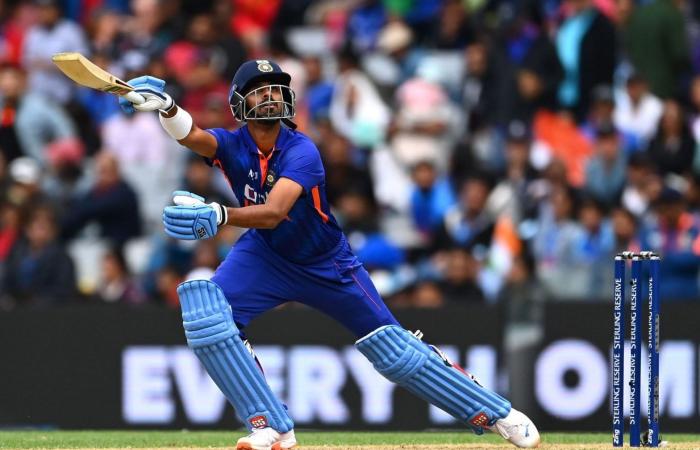 india score 306 runs against newzealand