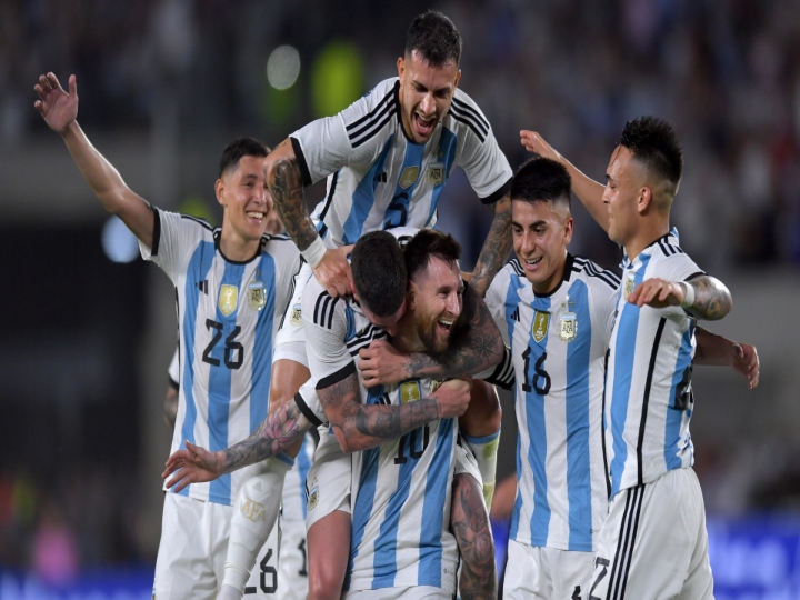 messi hit 100th goal for his country in international matches