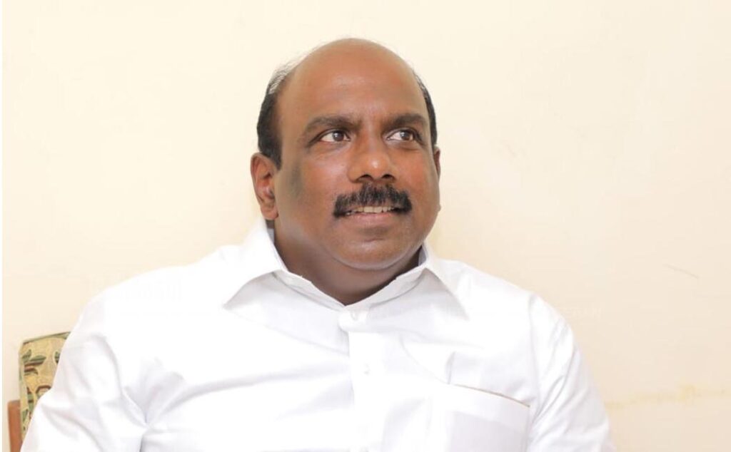 manoj pandiyan ponnaiyan Accusation jayalalitha death report