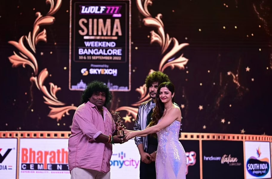 Best Director Lokesh Best Actor Simbu Siima Awards