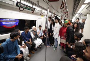 pm modi travel in delhi metro