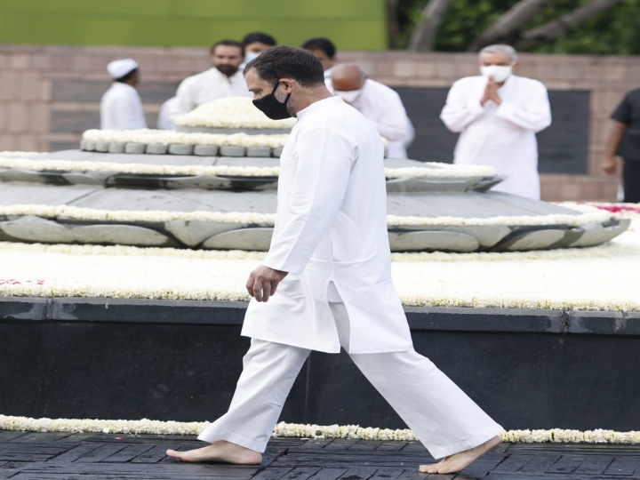 priyanka and raghul ghandhi pay tribute at rajiv ghandhi memorial