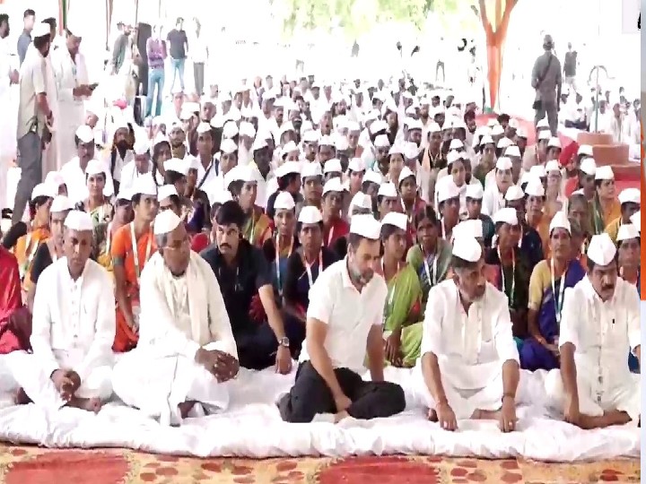Rahul Gandhi paid homage to mahata gandhi in karnataka