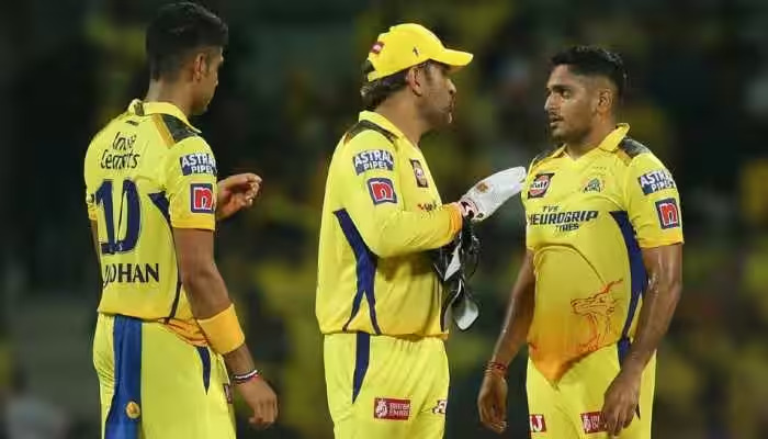 what did dhoni say about csk bowlers