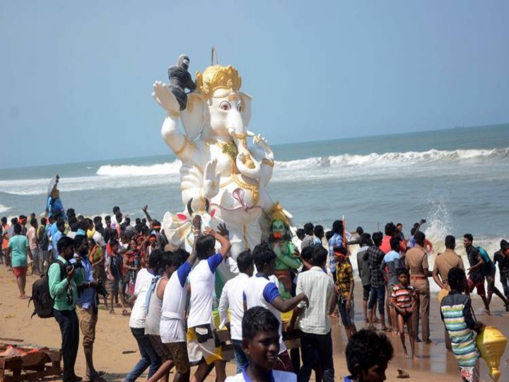 vinayagar statue demolishing in beach