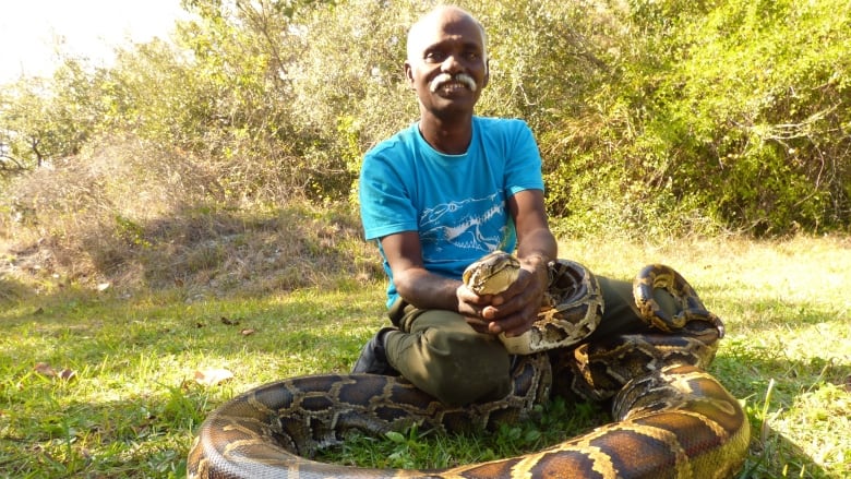 tribesmen from chengalpattu best python hunters padmasri award