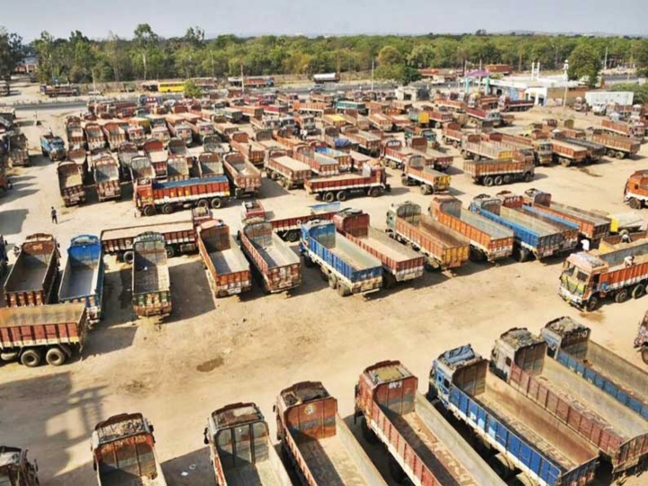 lorry truck owners in indefinite strike