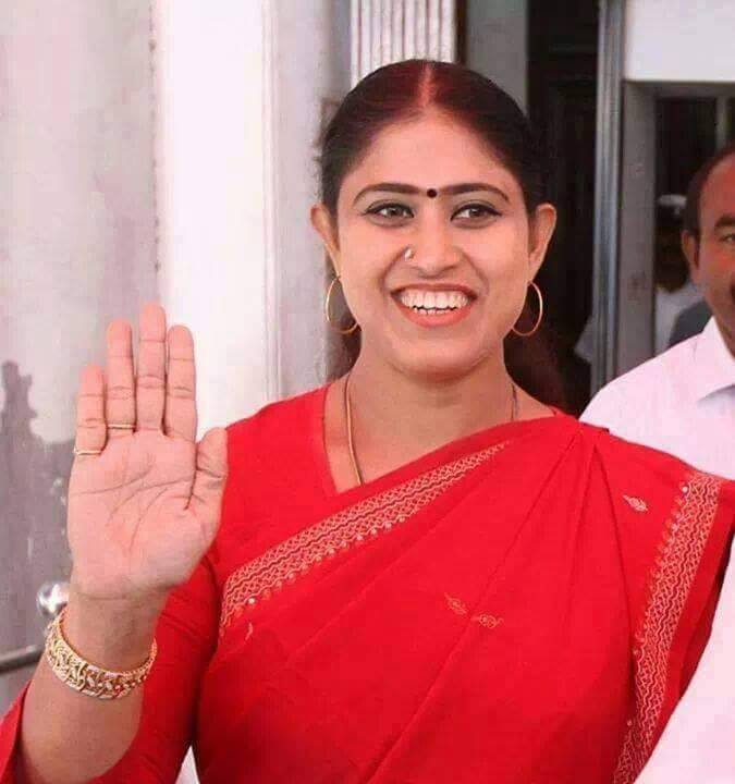 Congress MLA Vijayatharani join BJP