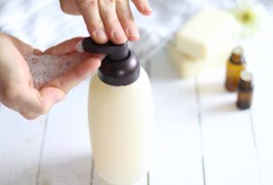 How to Make Natural Homemade Shampoo