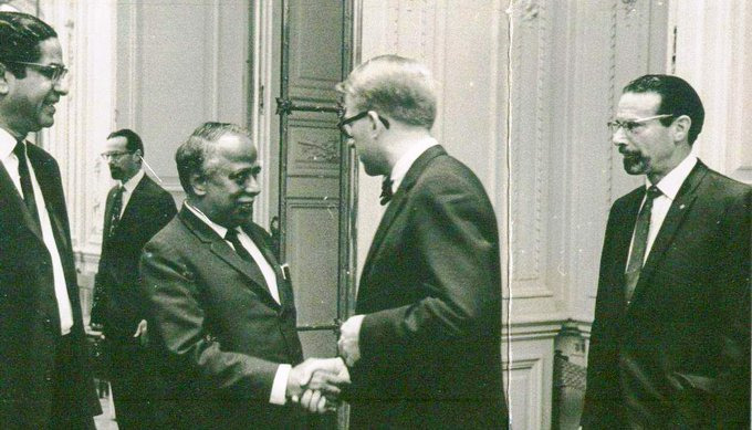 one india one election special essay by Rajan Kurai