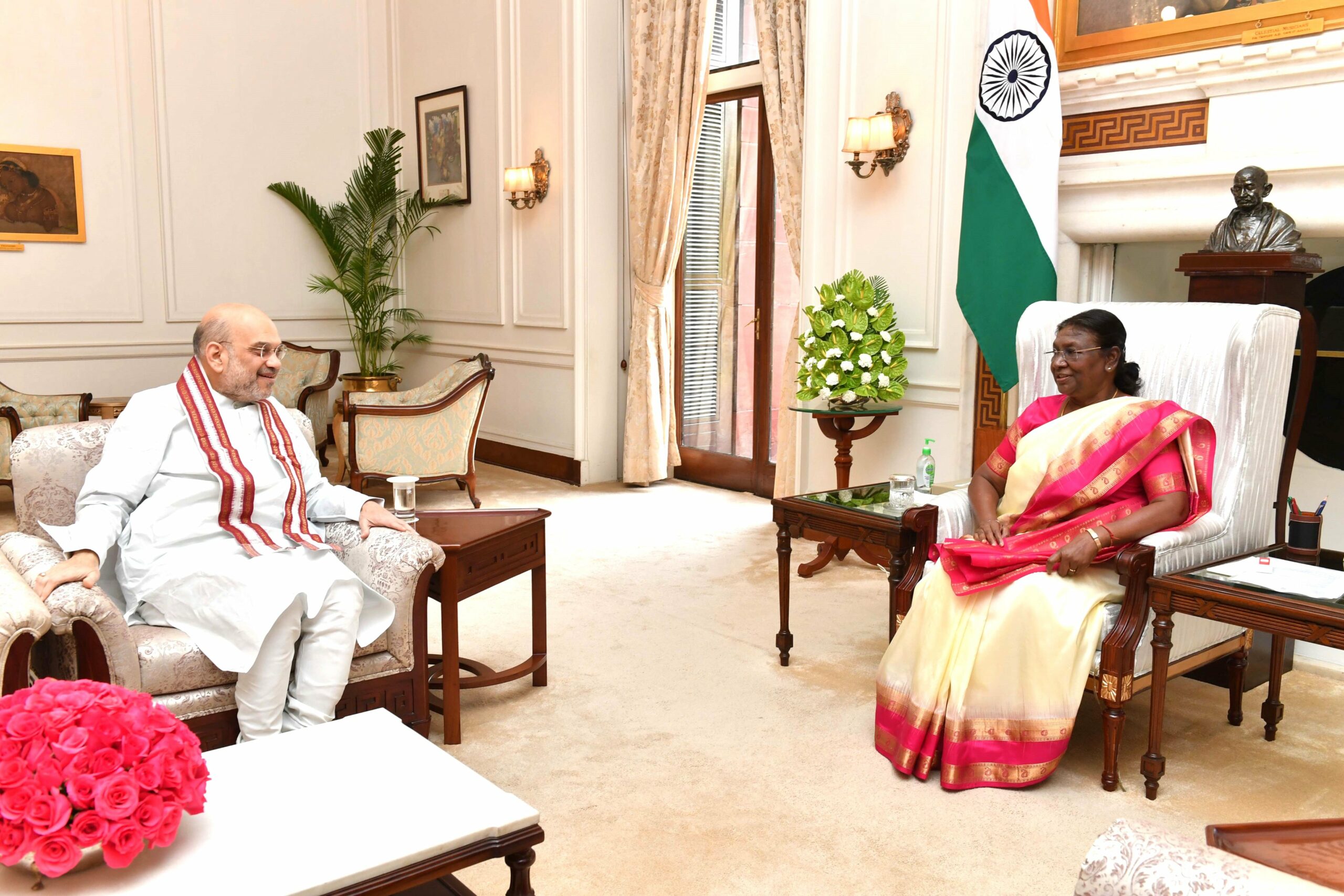 president draupadi murmu called on amitsha