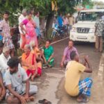 Villagers Captive Forest Officials in Dharmapuri