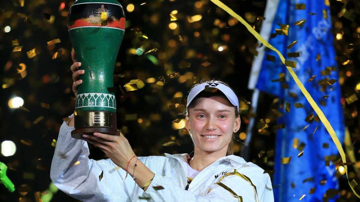 World No. 1 Rybakina Beats Fernandez to Secure Fourth Trophy of 2026