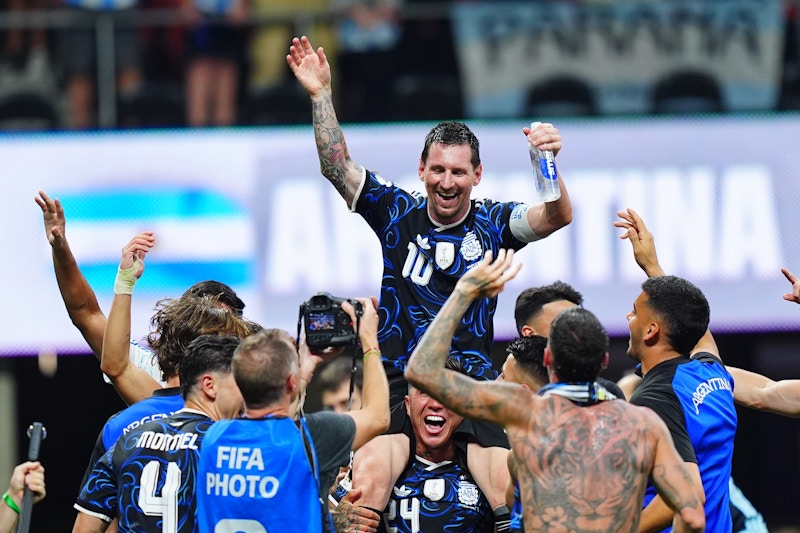 Argentina Beats England with Two Late Goals to Set Up Final Against Spain