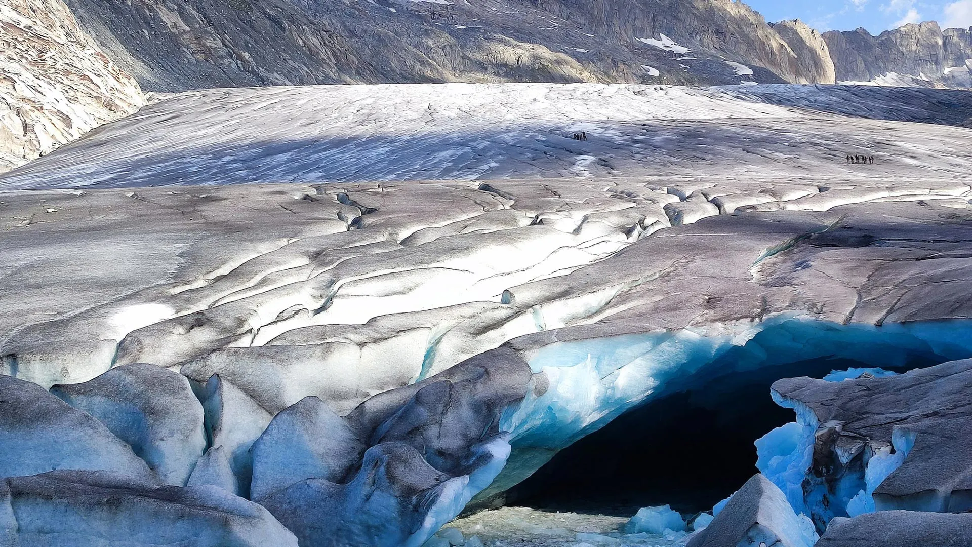 Record Glacier Melting in Switzerland Marks 20% Ice Loss Since 2021