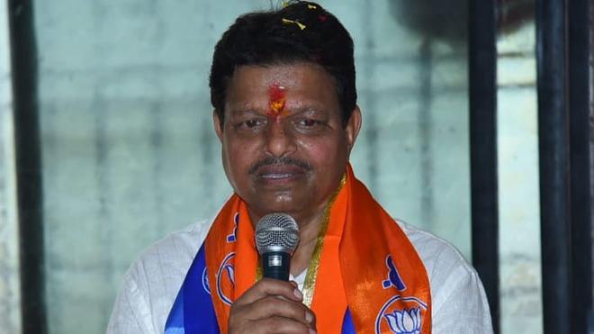Case Registered Against Sena Corporator for Assaulting Doctors in Thane Hospital