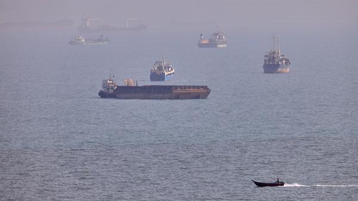 Iran Links Strait of Hormuz Reopening to US Concessions