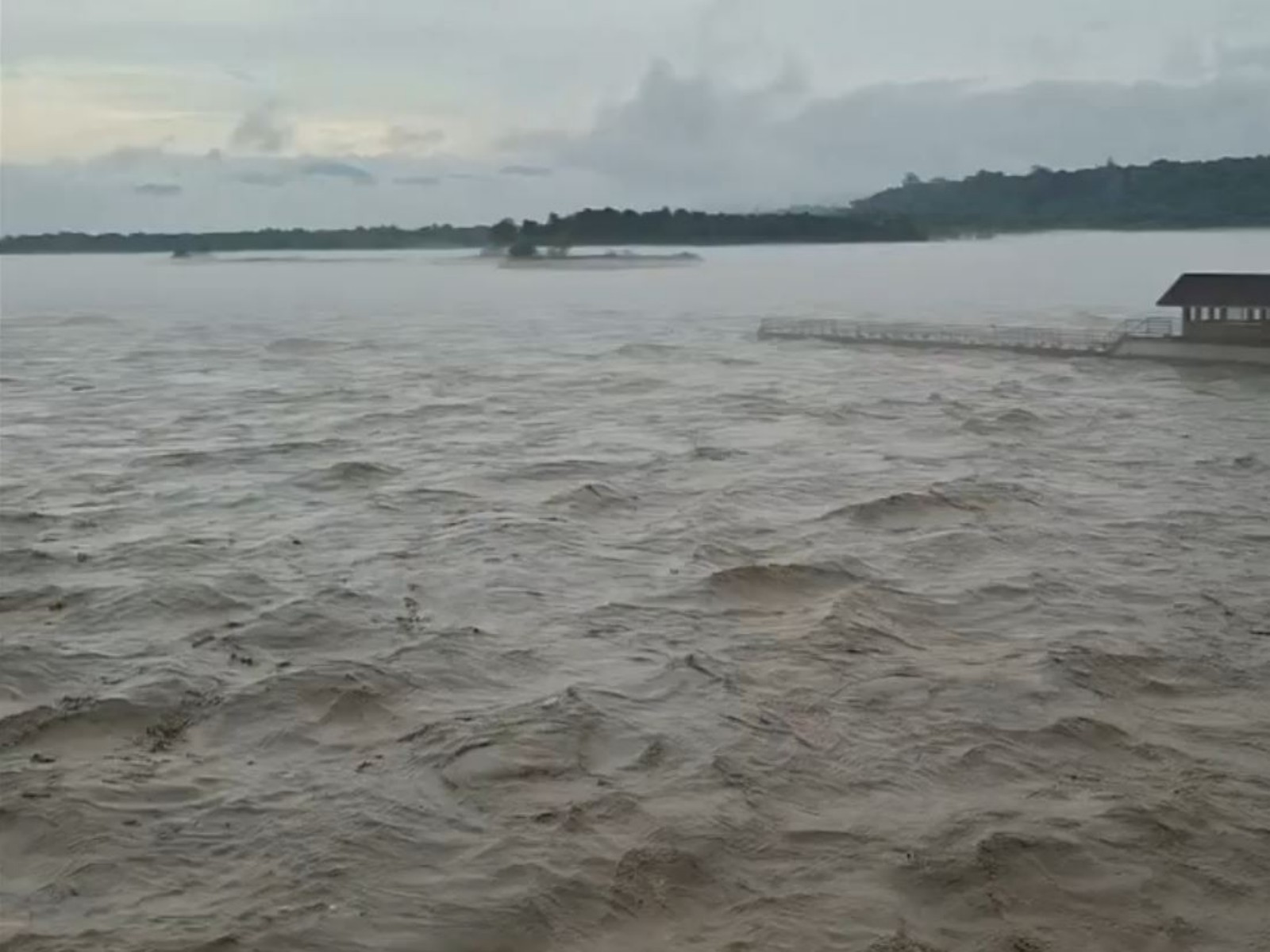 Rising Rivers and Heavy Rains Prompt Multi-State Flood Alerts Across India