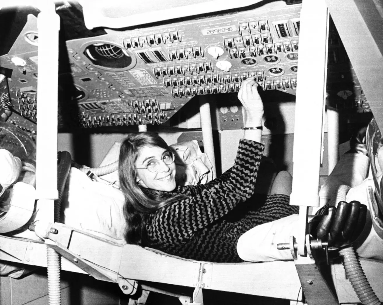 She Saved the Apollo 11 Moon Landing: Software Engineering Pioneer Margaret Hamilton Passes Away at 90