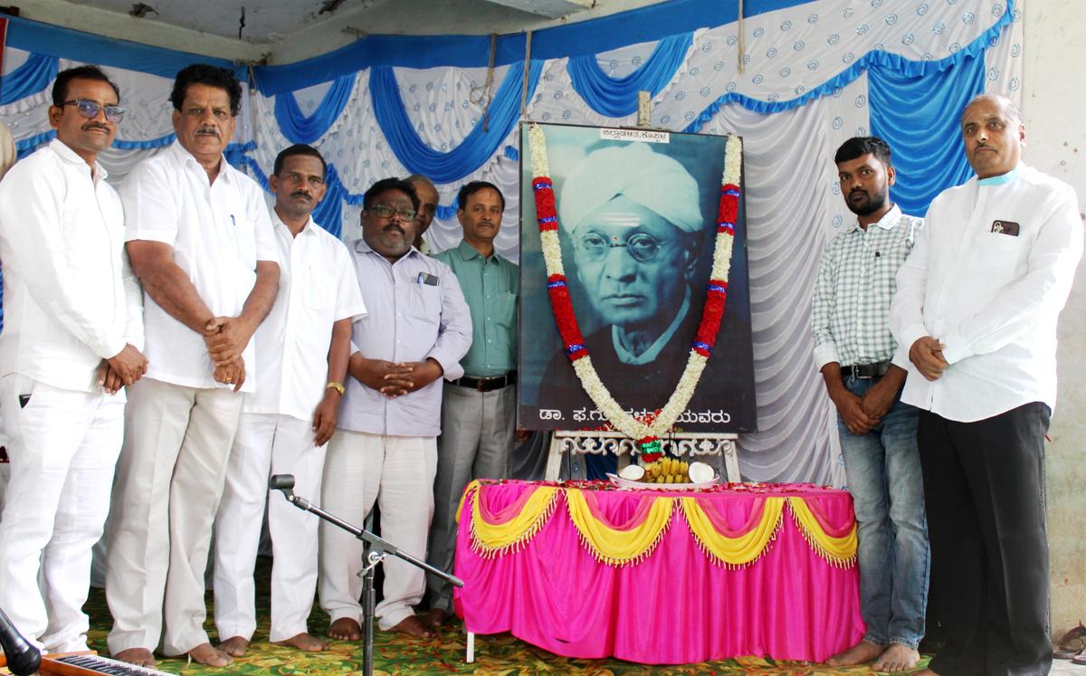 Vachana Literature Conservation Day Marks Tribute to Preservation Efforts