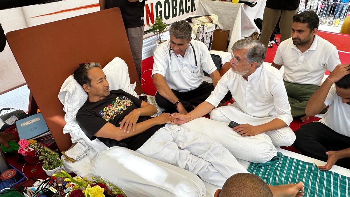 Sonam Wangchuk to Persist with Hunger Strike at Jantar Mantar