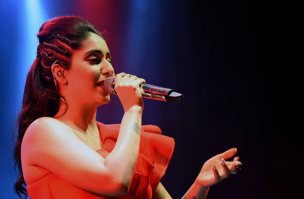 Neha Bhasin Criticizes Police Handling of Women Protesters