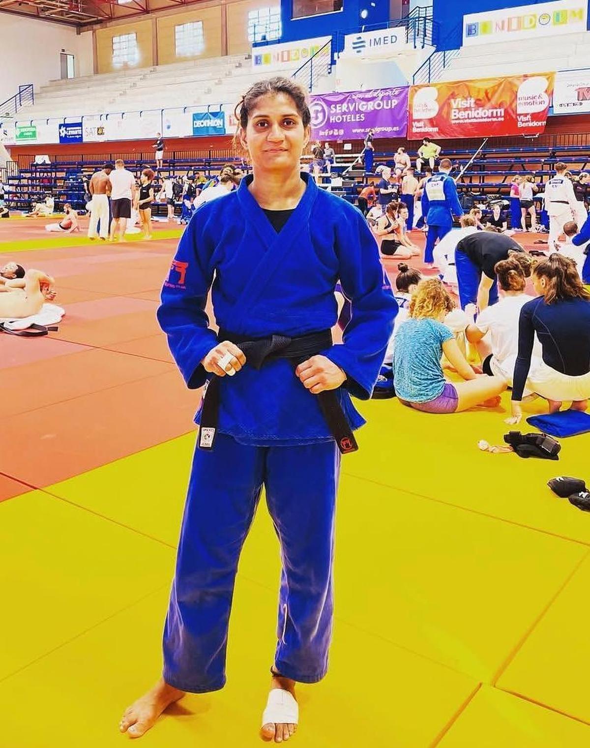 36 and Unstoppable: Suchika Tariyal makes Indian MMA history
