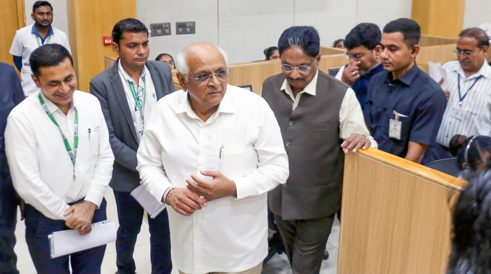 Gujarat Ramps Up Flood Relief with 6,868 Medical Camps, 18,000 Surveillance Teams