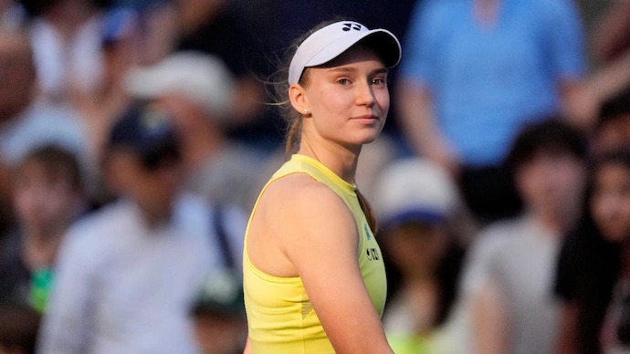 Rybakina Beats Osaka at US Open, One Win Away from World No. 1