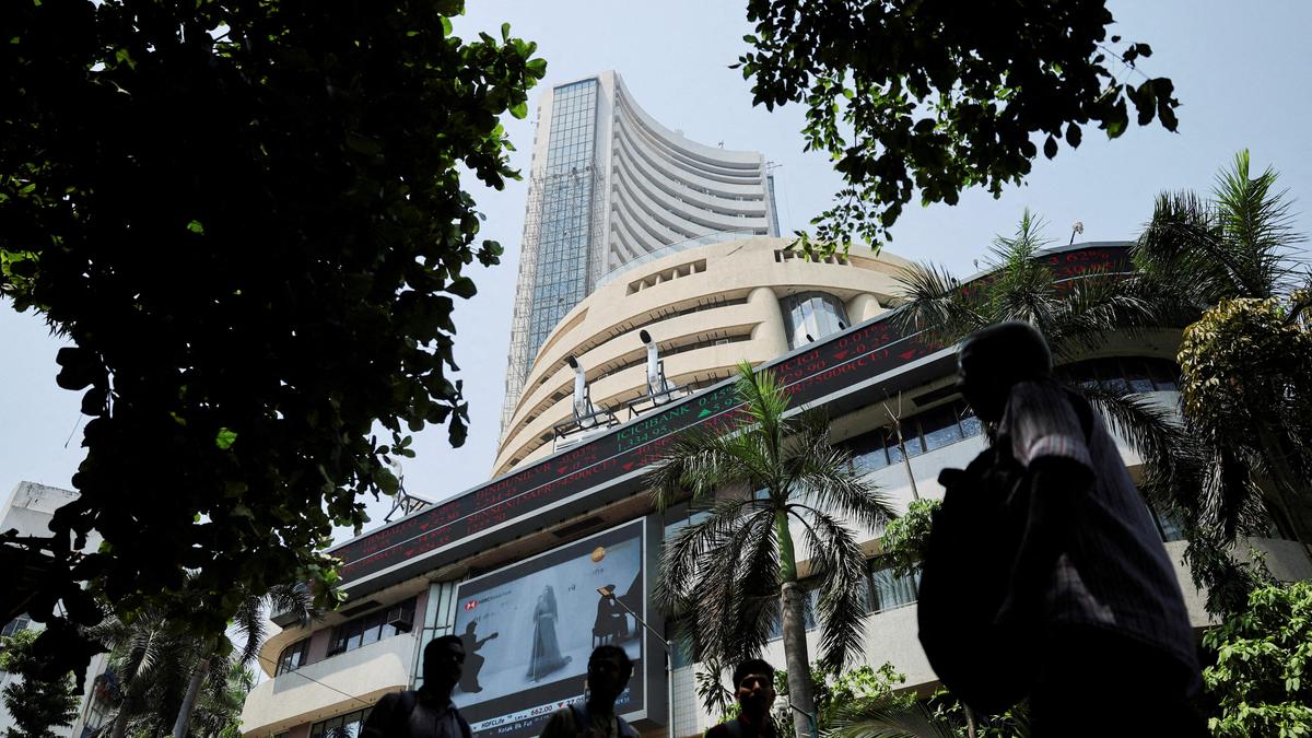 Sensex Drops Over 500 Points in Early Market Decline