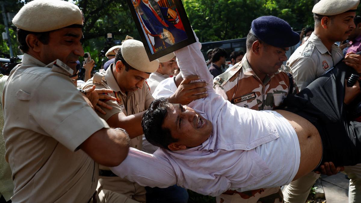 Mobile Internet Cut Near Delhi's Jantar Mantar Ahead of Protests
