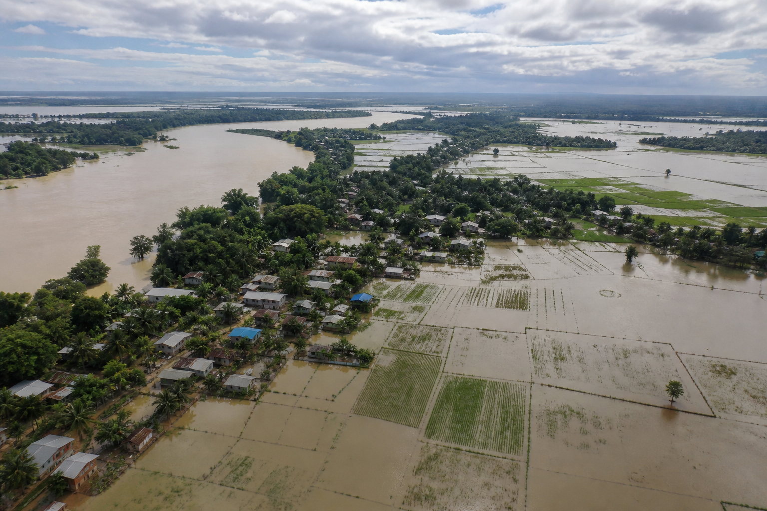 After 105 Flood Deaths, Himanta Takes Assam's Rehab File to Sitharaman