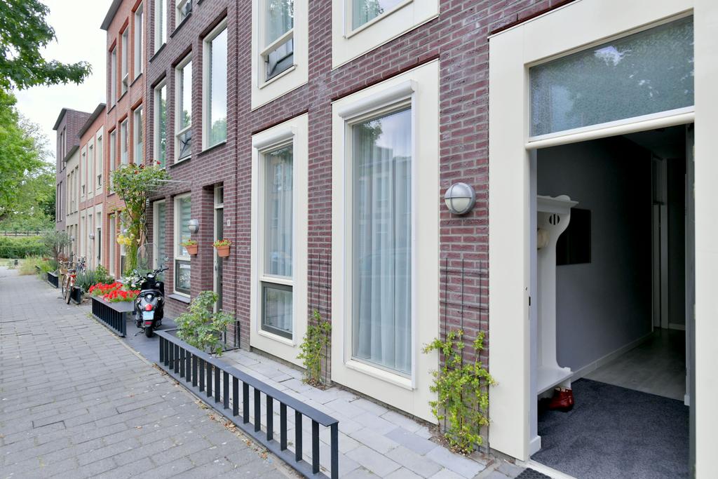 127641601.jpg