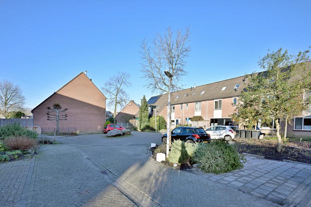 168013121.jpg