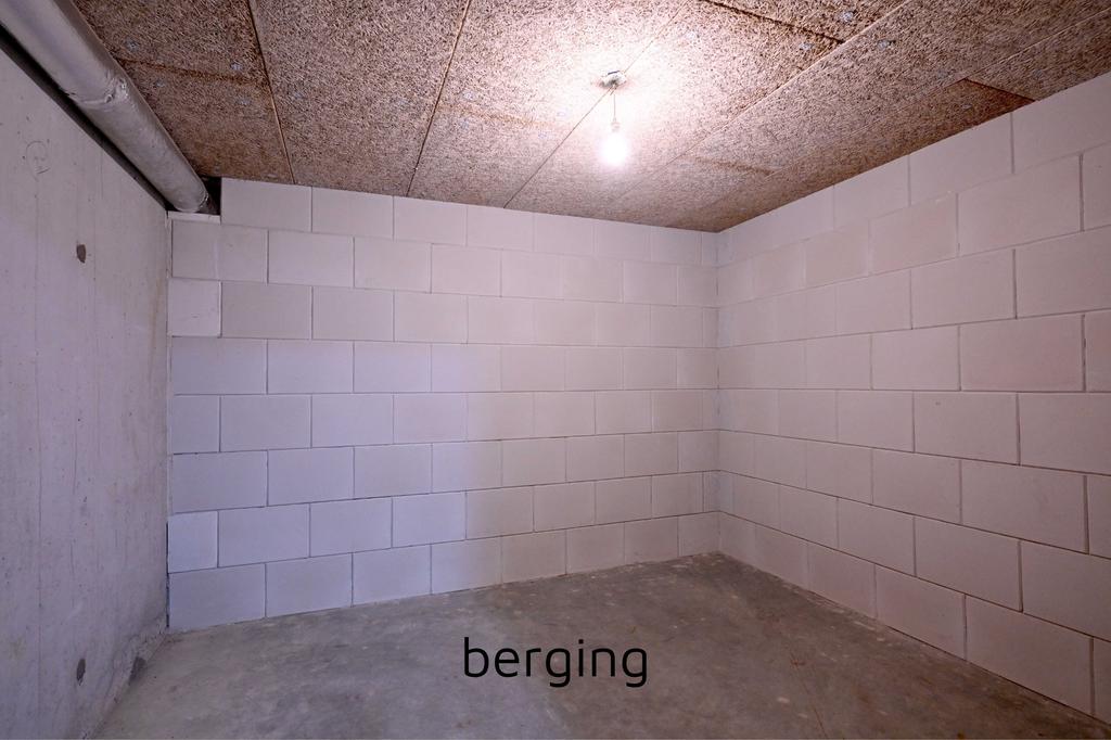 216102973.jpg