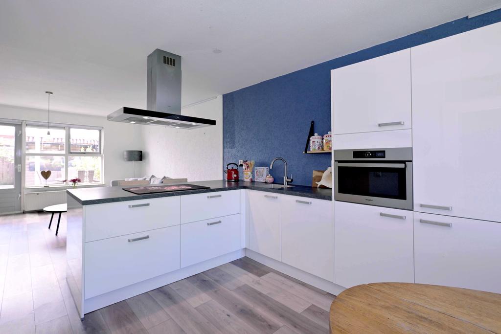 228052344.jpg