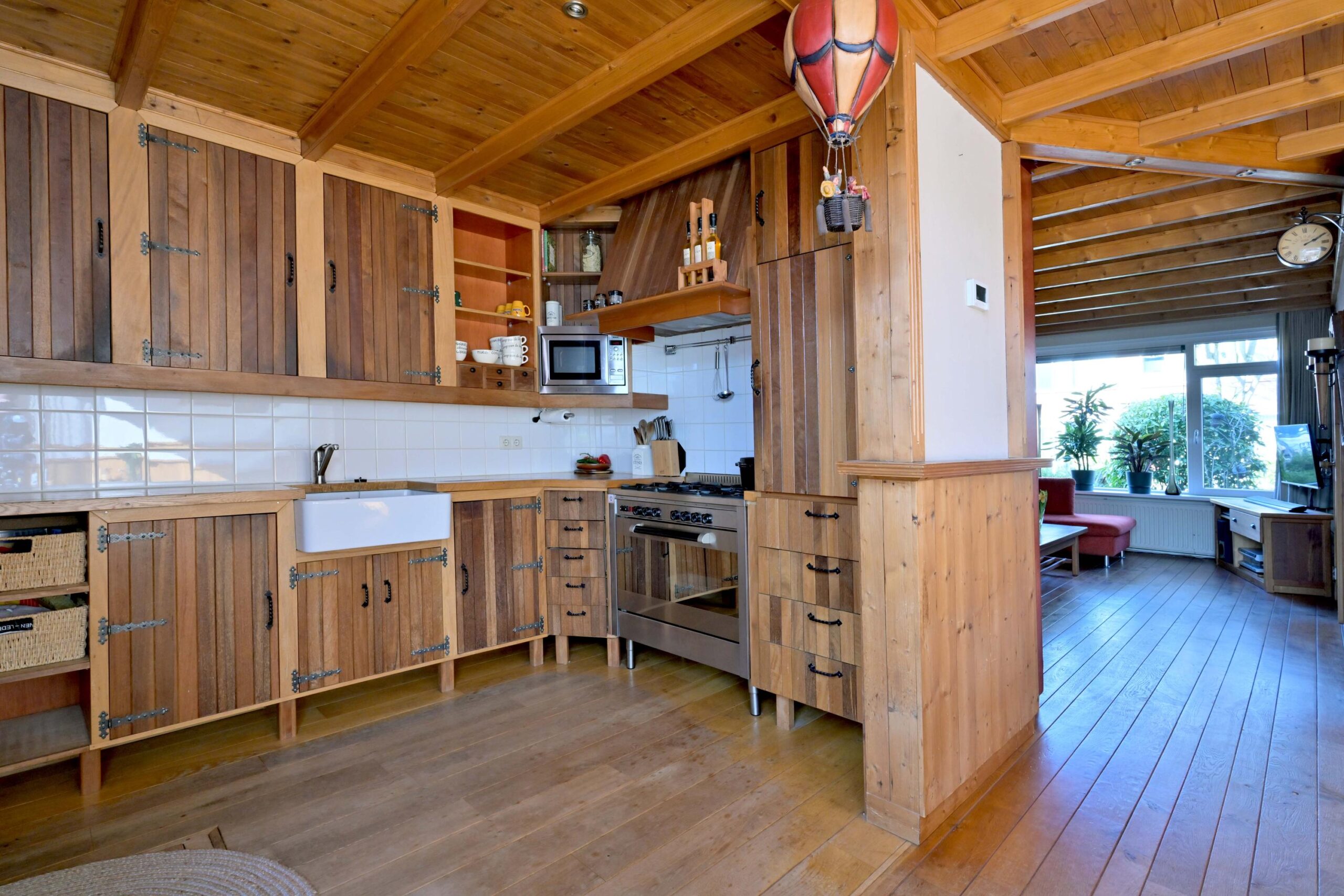 265670306.jpg
