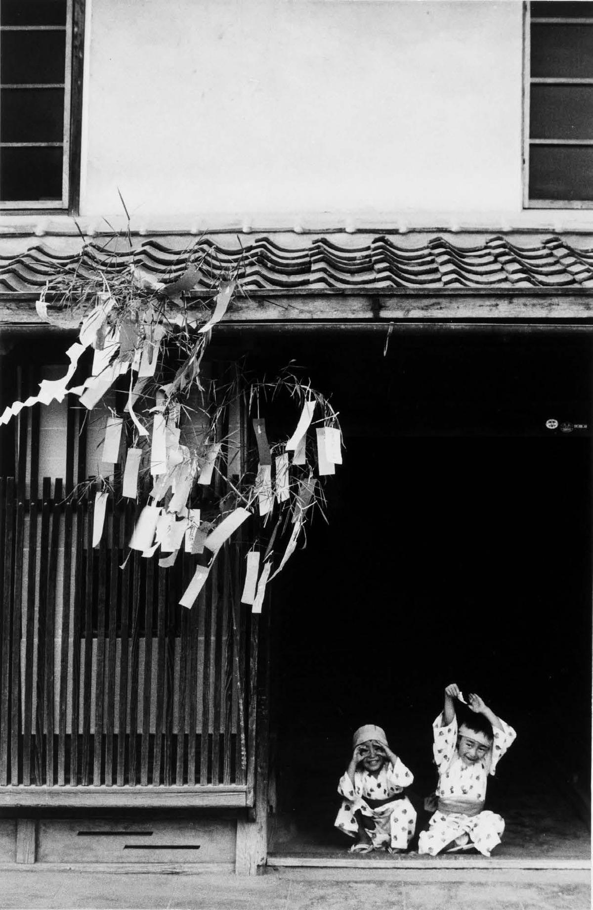 植田正治，「童曆」系列，1950-70。取自《植田正治的寫真世界：女兒眼中的攝影家人生》，原點出版提供