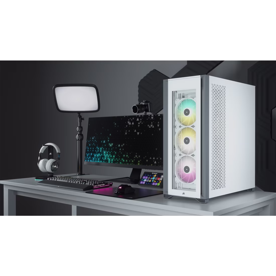Corsair iCUE 7000X RGB Tempered Glass Full-Tower ATX PC Case, 4x SP140 RGB Pre-Installed Fan, Up to 360mm Radiator & 12x 120mm Fan Support, White | CC-9011227-WW thumbnail 15