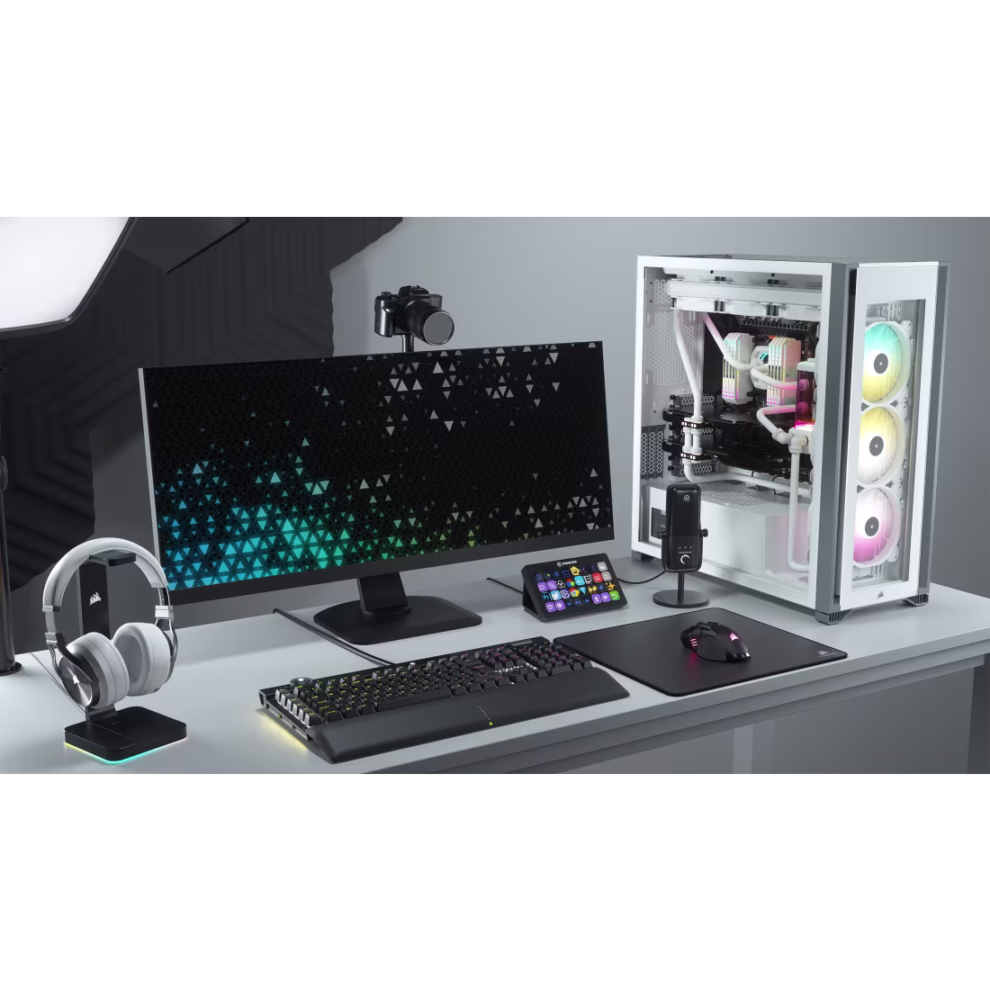 Corsair iCUE 7000X RGB Tempered Glass Full-Tower ATX PC Case, 4x SP140 RGB Pre-Installed Fan, Up to 360mm Radiator & 12x 120mm Fan Support, White | CC-9011227-WW thumbnail 14